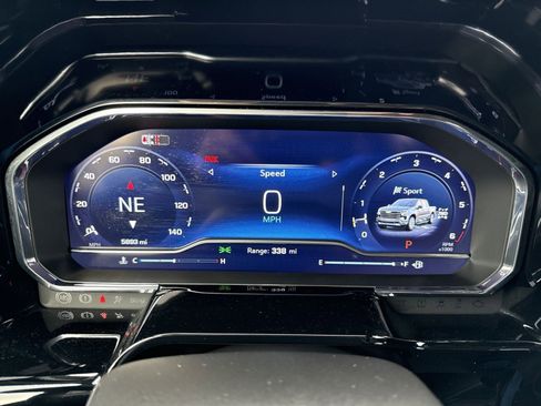 Used 2025 Chevrolet Silverado 1500 High Country w/ High Country Premium Package image 15