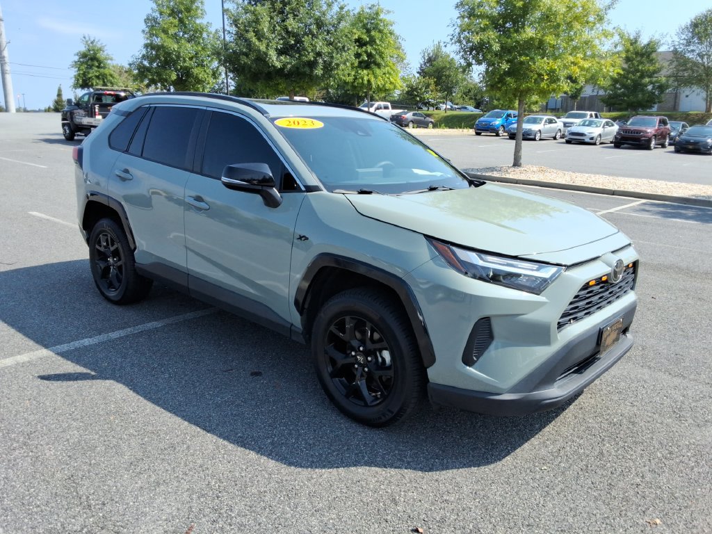 Used 2023 Toyota RAV4 XLE w/ Convenience Package FWD image 3