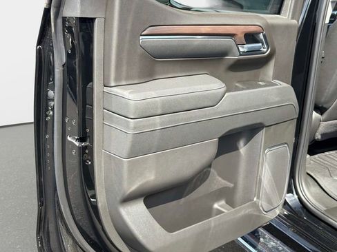New 2026 GMC Sierra 1500 SLT w/ SLT Premium Package image 11