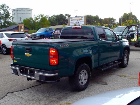 Used 2017 Chevrolet Colorado W/T w/ WT Convenience Package AWD/4WD image 4