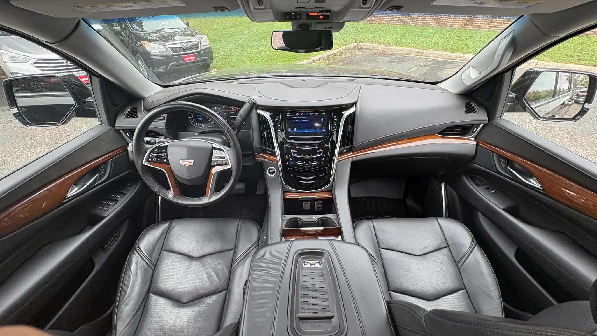 Used 2017 Cadillac Escalade ESV Premium Luxury AWD/4WD image 22