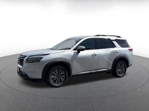 Used 2025 Nissan Pathfinder SV AWD/4WD image 8