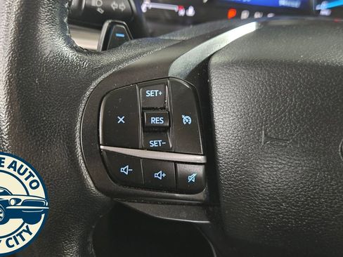 Used 2020 Ford Explorer XLT w/ Comfort Package AWD/4WD image 12
