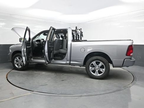 Used 2019 RAM 1500 Express AWD/4WD image 42