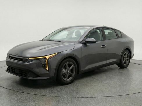 Used 2025 Kia K4 FWD image 3