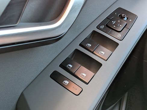 Used 2024 Kia Niro EX image 23