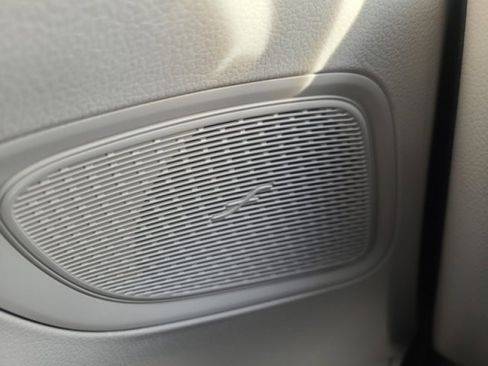 Used 2023 Mercedes-Benz C 300 4MATIC Sedan image 34