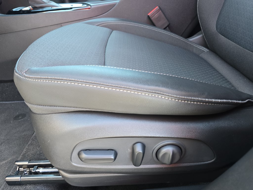 Certified 2023 Buick Encore GX Preferred w/ Cold Weather Comfort Package AWD/4WD image 30