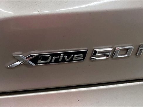 Used 2019 BMW X5 xDrive50i w/ M Sport Package image 11