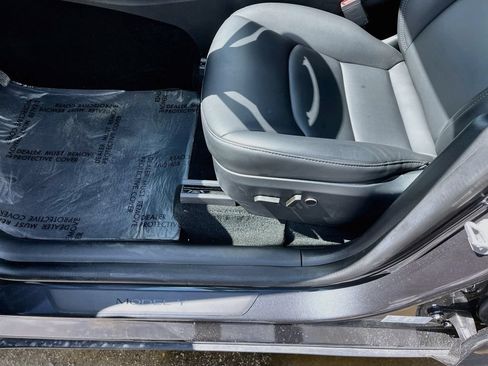 Used 2024 Tesla Model Y Long Range RWD image 19