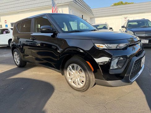 Used 2020 Kia Soul LX image 14