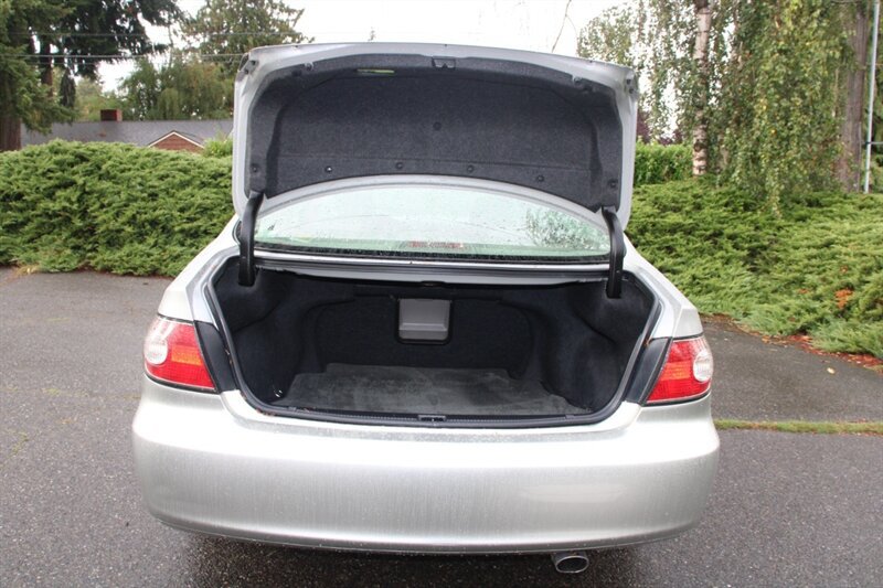 Used 2003 Lexus ES 330 w/ Premium Pkg FWD image 17