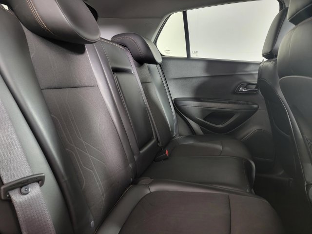 Used 2017 Chevrolet Trax LT w/ LT Convenience Package FWD image 17