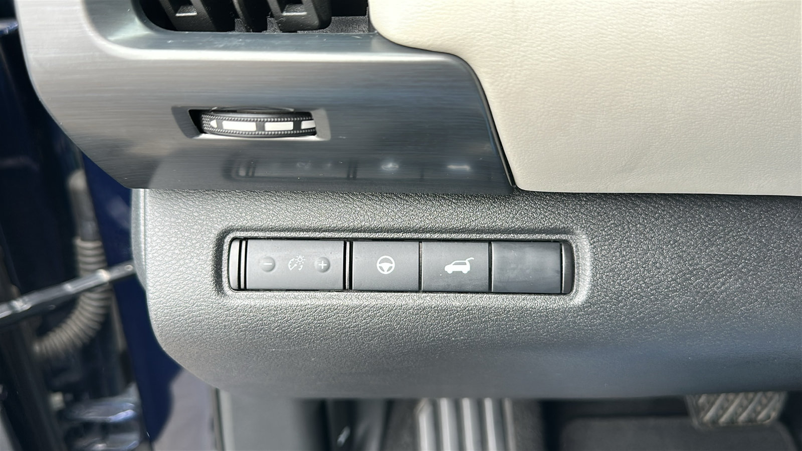Certified 2025 Nissan Pathfinder SL AWD/4WD image 13