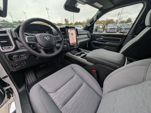 New 2026 RAM 1500 4x4 Crew Cab image 2