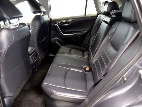 Used 2019 Toyota RAV4 Limited image 28