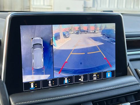 Used 2021 Chevrolet Tahoe Premier w/ Premium Package image 22