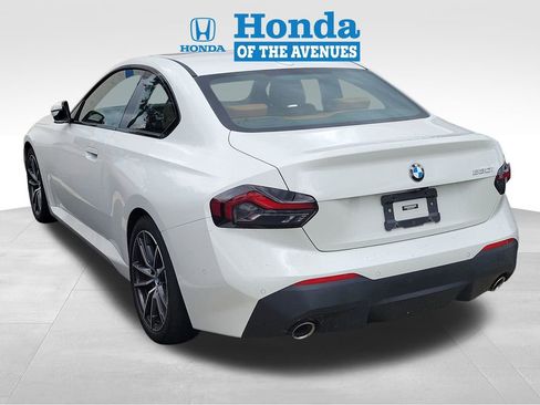 Used 2023 BMW 230i Coupe w/ Premium Package RWD image 4