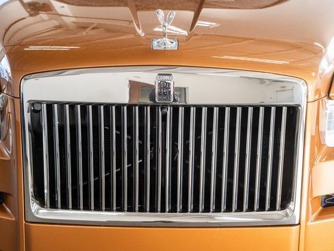 Used 2023 Rolls-Royce Cullinan w/ Cullinan Package image 17