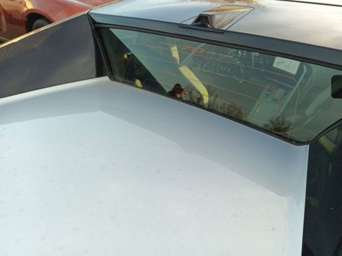 Used 2023 Chevrolet Corvette Stingray Premium Conv w/ Z51 Performance Package image 24