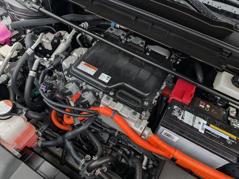 Certified 2023 Lexus RZ 450e Luxury w/ Accessory Package (2T) image 29