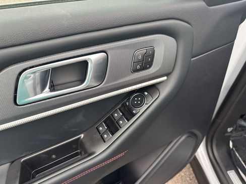 New 2026 Ford Explorer ST-Line w/ ST-Line Street Pack image 16