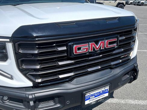 Used 2024 GMC Sierra 1500 AT4X image 35