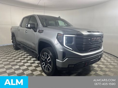 Used 2023 GMC Sierra 1500 AT4 w/ Technology Package AWD/4WD image 4