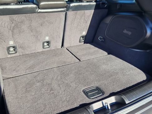 Used 2022 Jeep Cherokee Limited w/ Elite Package image 16