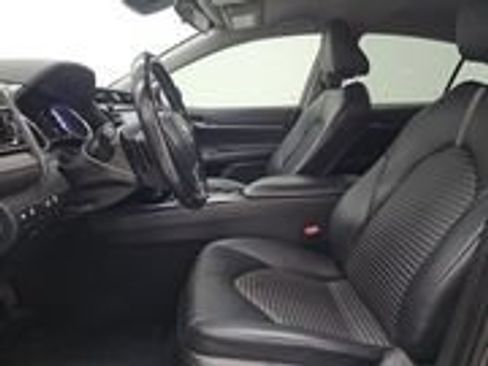 Used 2020 Toyota Camry SE FWD image 7