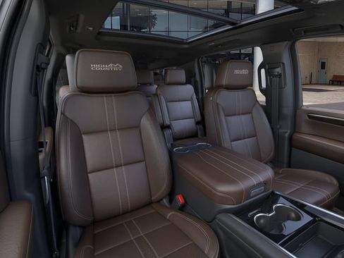New 2026 Chevrolet Suburban High Country AWD/4WD image 16