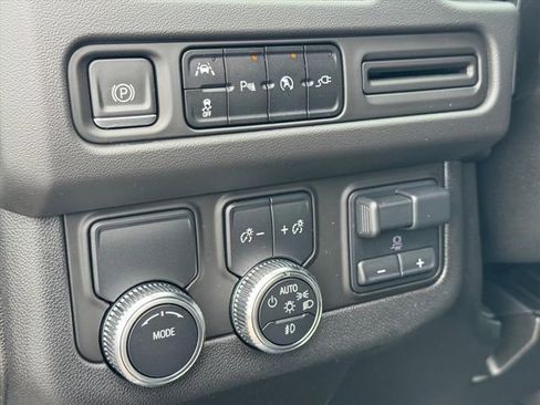Used 2022 GMC Yukon XL SLE w/ Max Trailering Package RWD image 16