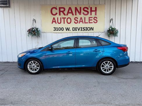 Used 2016 Ford Focus SE w/ Reverse Sensing Package FWD image 6