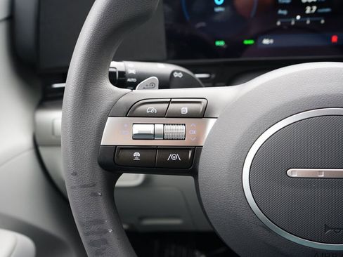 Certified 2024 Hyundai Kona SE image 24