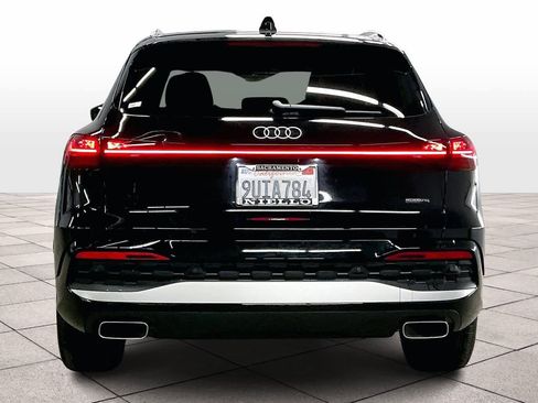 Certified 2025 Audi Q5 Prestige image 7