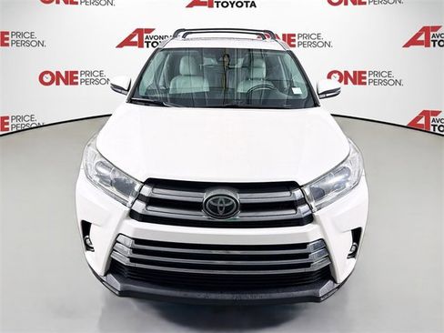 Used 2019 Toyota Highlander Limited image 2