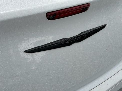 Used 2022 Chrysler 300 Touring w/ Sport Appearance Package RWD image 15