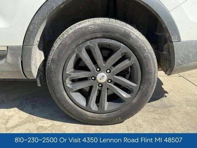 Used 2015 Ford Explorer XLT w/ Equipment Group 202B AWD/4WD image 34