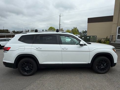 Used 2022 Volkswagen Atlas SEL AWD/4WD image 2