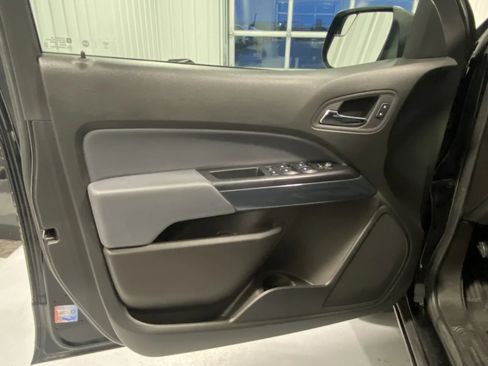 Used 2021 Chevrolet Colorado Z71 w/ Safety Package image 8