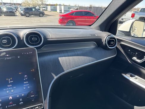 Used 2023 Mercedes-Benz GLC 300 4MATIC image 23