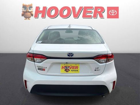 Used 2025 Toyota Corolla LE FWD image 3
