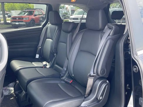 Used 2023 Honda Odyssey Touring image 10