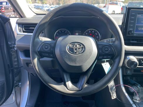 Used 2022 Toyota RAV4 LE image 16