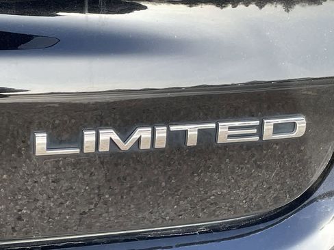 Used 2018 Jeep Compass Limited w/ Navigation Group image 41