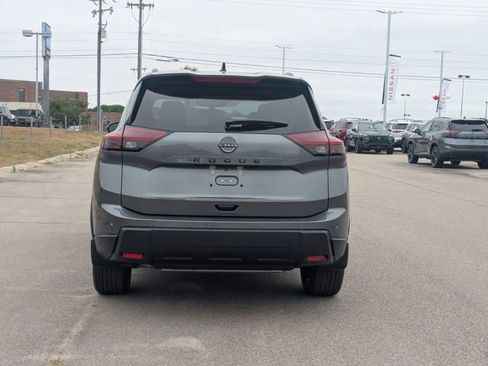 New 2026 Nissan Rogue SV FWD image 4