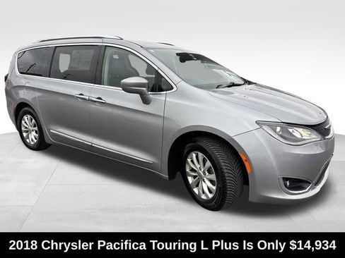 Used 2018 Chrysler Pacifica Touring-L Plus FWD image 1