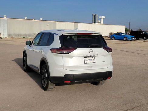 Used 2025 Nissan Rogue SV AWD/4WD image 6