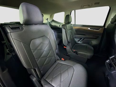New 2026 Volkswagen Atlas SE FWD image 28
