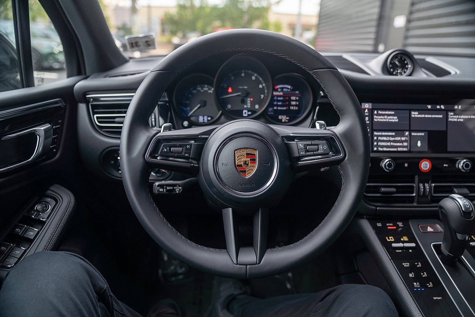 Used 2026 Porsche Macan AWD/4WD image 6